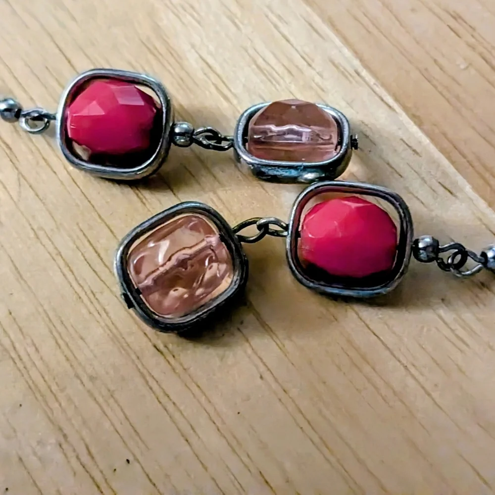 Elegant Pink and Silver Dangle Earrings - Picture 2 of 2